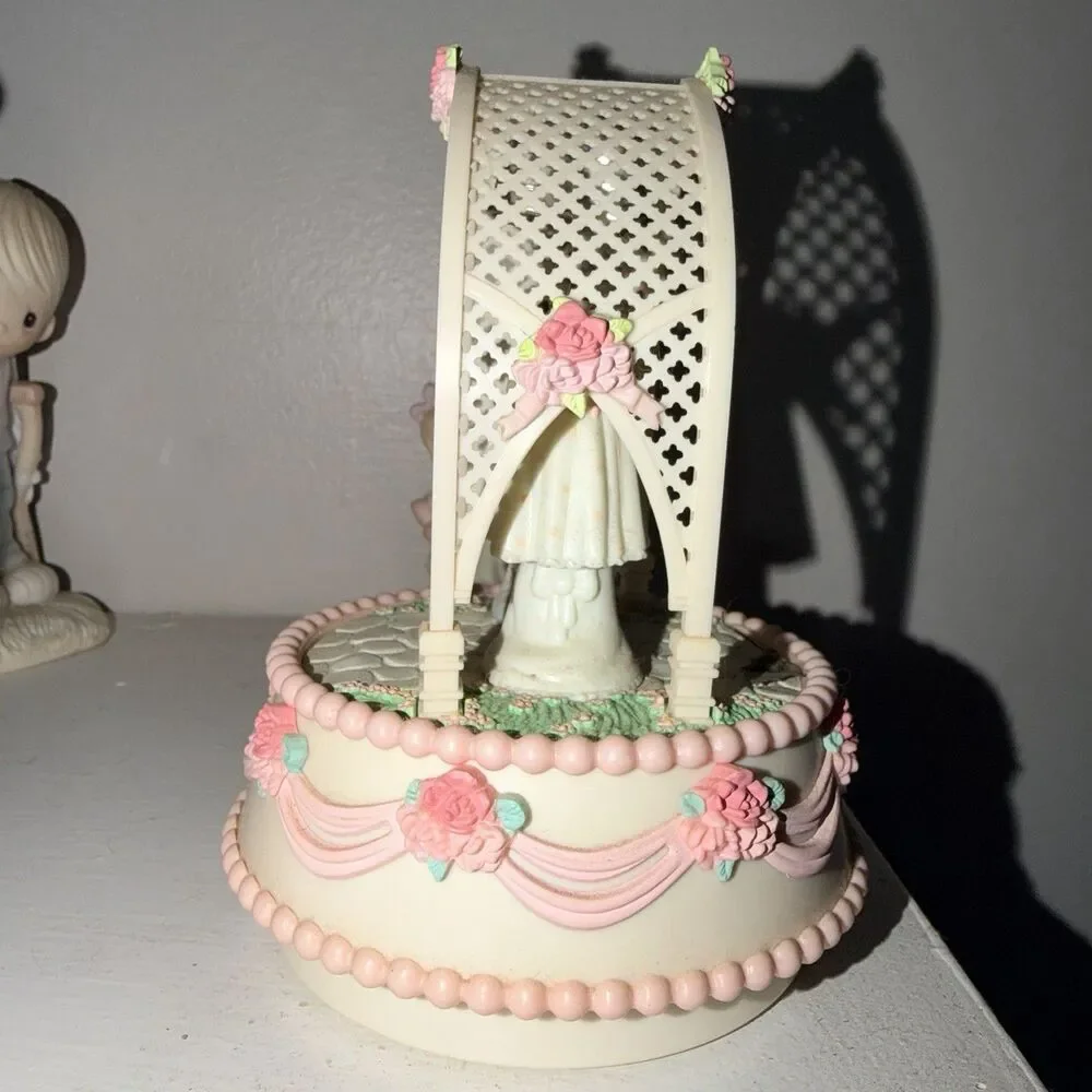 Enesco PM Musical Wedding Cake Topper Wind Up Plays
